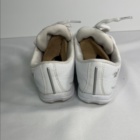 Varsity White Athletic Shoes with Minimalist Design - Picture 4 of 8